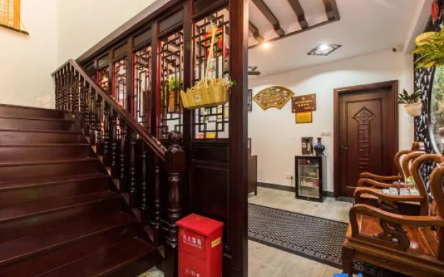 Zhuxing Yaju Hostel