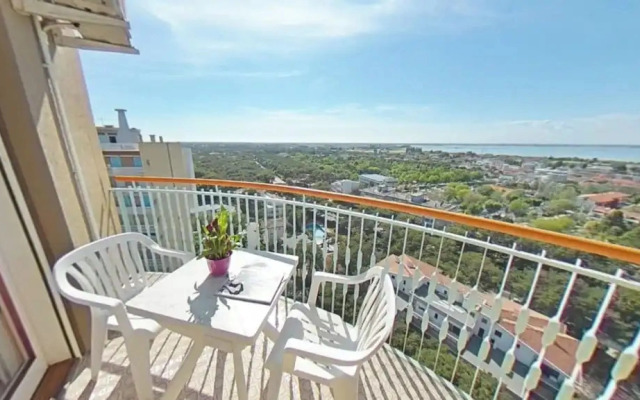Peaceful Retreat Steps From the Beach With Pool