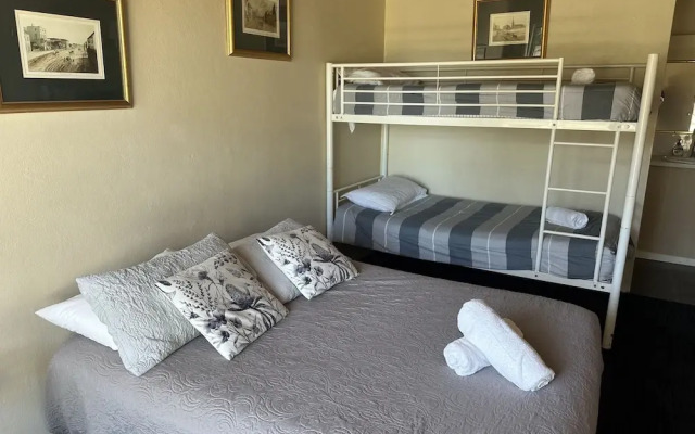 Temora Motel