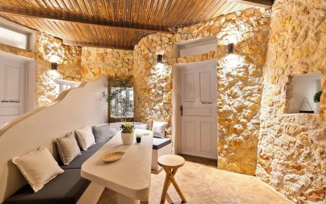 ArtChroma House