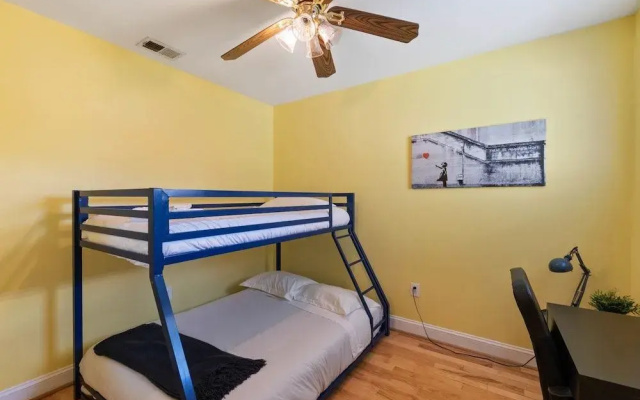 Beautiful & Huge House w/ grill & foosball table by CozySuites