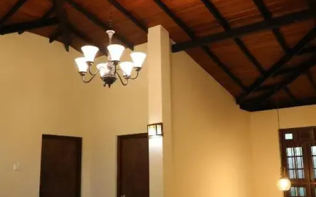 Fairland Bungalow - Peradeniya, Sri Lanka