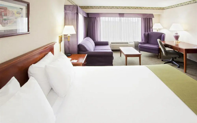 Round Hill Inn