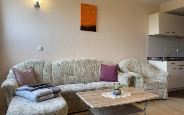 Cozy Stay by Wiek Harbor