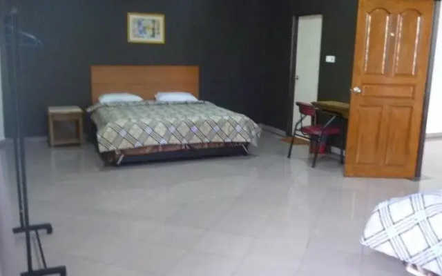 G Six Hotel