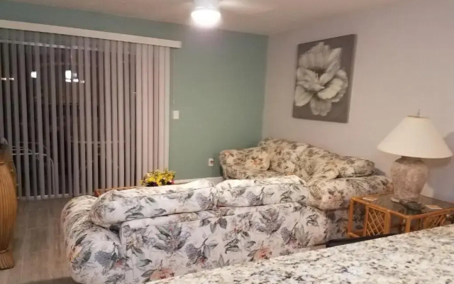 2BR/1BA Sienna Park Apartment