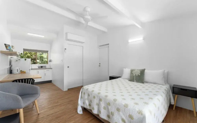 Kinka Palms Motel