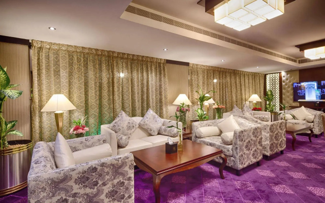 Lavona Hotel