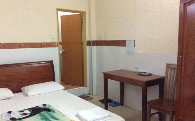 Hoan Cau Hotel
