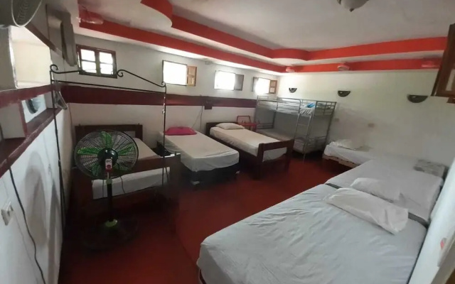 Hostal Ruinas de San Sebastian - Hostel