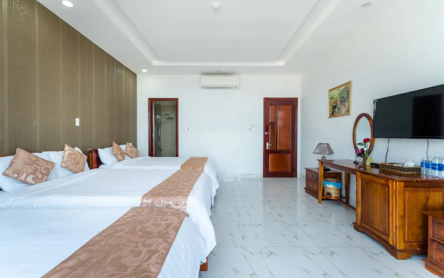 Rose Hotel
