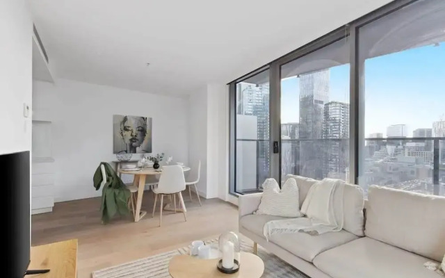 A Cozy Apt With City Views Near Crown Casino