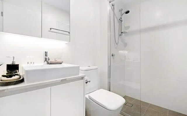 NEO Apartments - Holidays Gold Coast