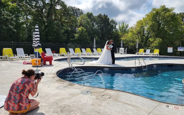The Lakehouse Inn at Sledd Creek