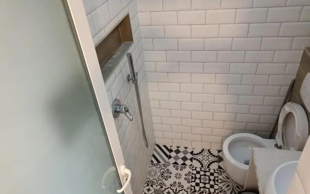 Lovely 1 bedroom apartment near Eye of Tirana