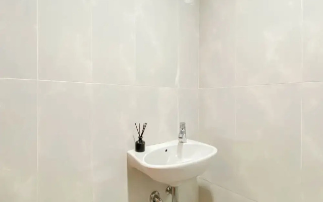 Cozy 1Br Apartment Evenciio Margonda