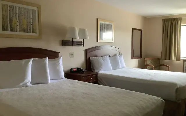Luxury Inn And Suites