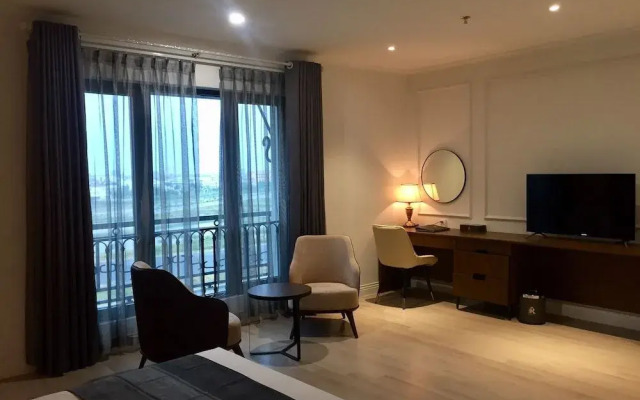 Rex Quang Binh Hotel