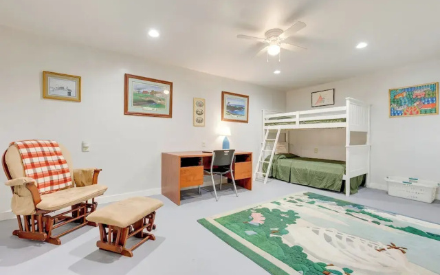 Comfortable Alabama Apartment: Pets Welcome!