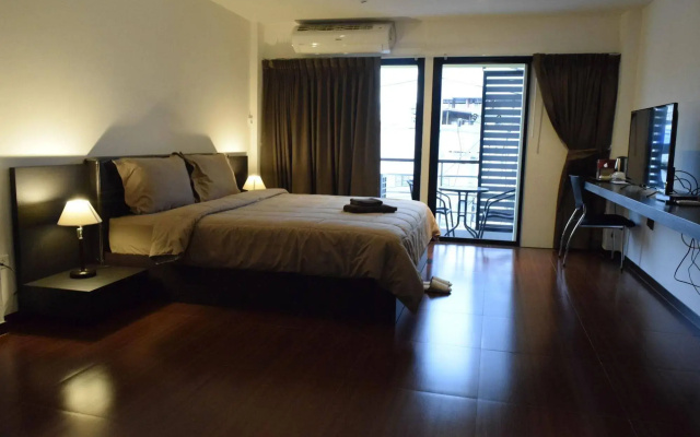 Hideaway Guest House And Bar