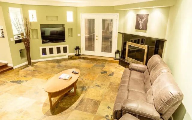 Scottsdale Luxury Home (2BR)