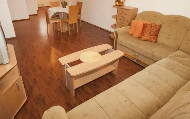 Plant Apartment