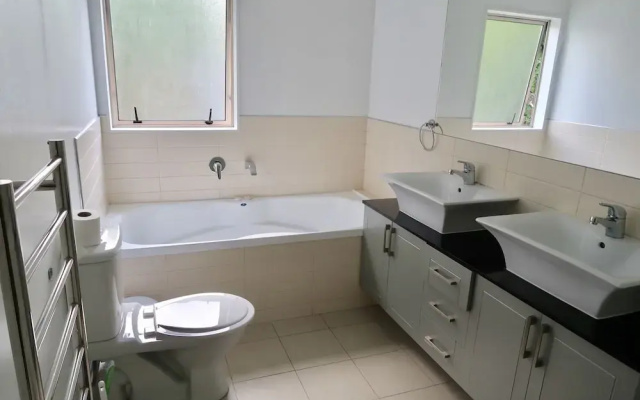 ARent - Serviced House - 82A Richardson Road