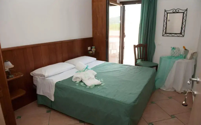 L'Oasi del Fauno Country House