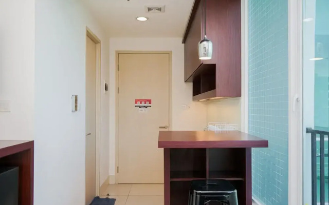 Comfy and Nice Studio at Tree Park City BSD Apartment