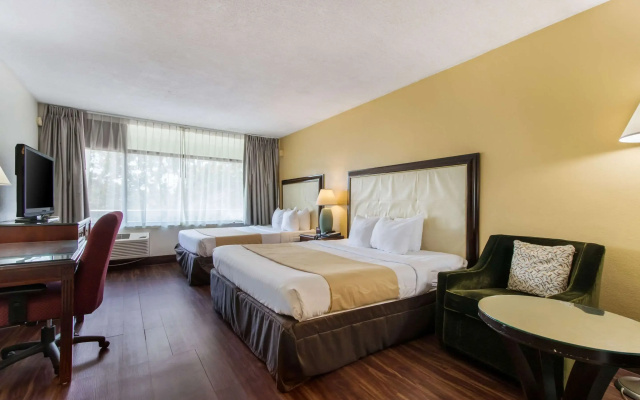 Boca By the Sea Hotel