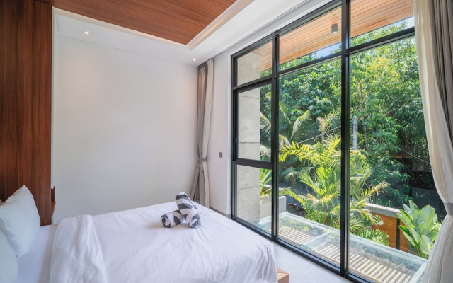 Elegant 5BR Canggu Villa 400m to Cafe Del Mar