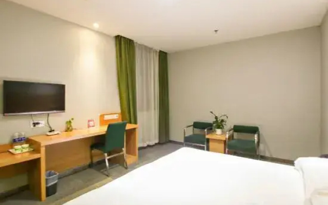 Motel 168 (Fuyang Railway Station)