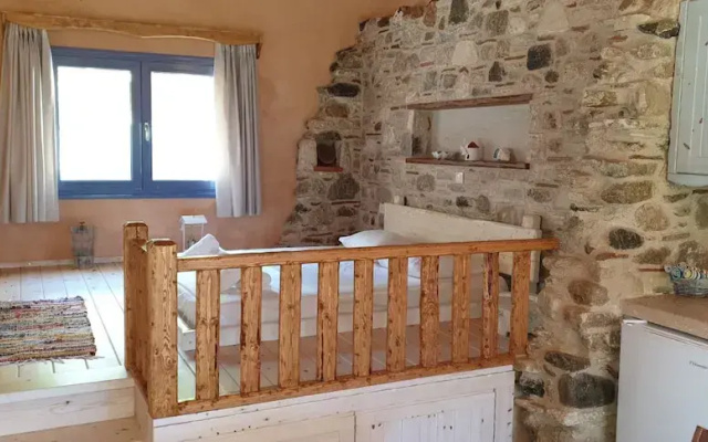 Chaihoutes stone House into Olive farm in Zia