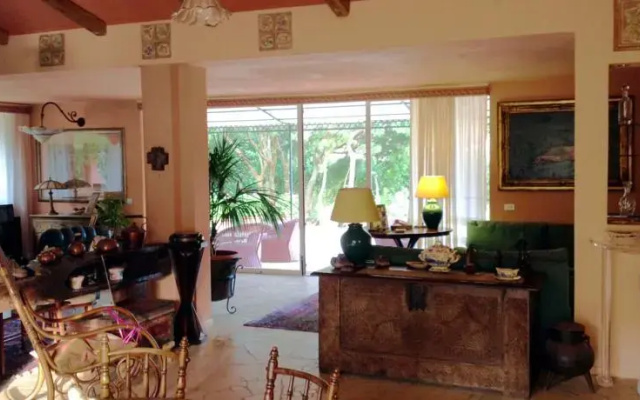 Villa Bouganvillea