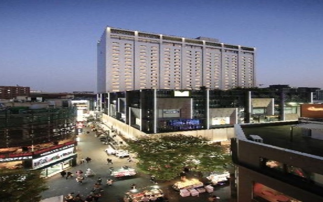 Solaria Nishitetsu Hotel Seoul Myeongdong вид на фасад