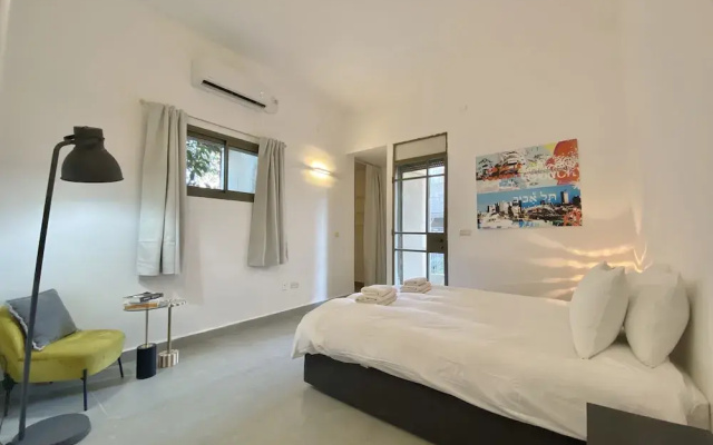 Ness Tsiyona 9 - By Beach Apartments TLV