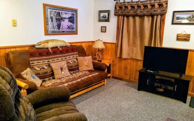 Duxbury 2 Bedroom Condo