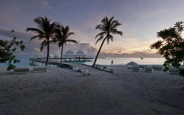 Diamonds Thudufushi Beach And Water Villas