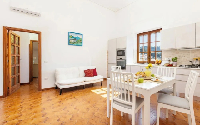 De Vivo Realty - Bellavista House