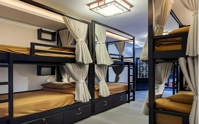 Phu House Hostel