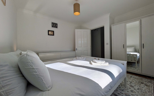 Charming 2-bedroom Flat in London