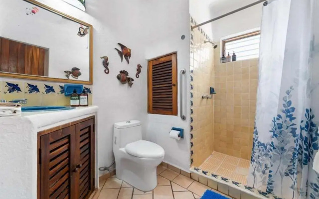 Ocean View 2Br Condo-balcony-beach-pool - 902