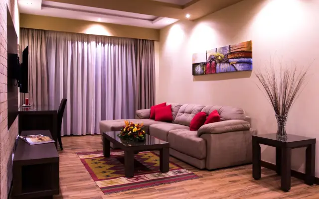 Bidwood Suite Hotel