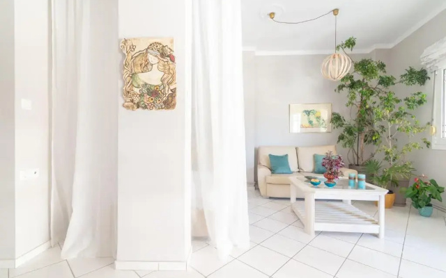 Life on Canvas Central Family Apartment