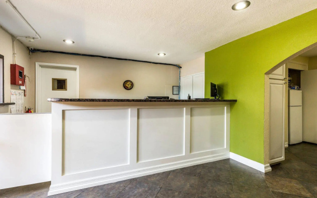 Rodeway Inn & Suites