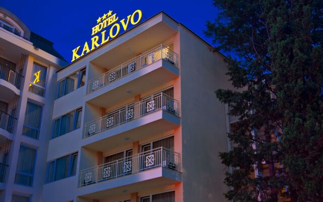 Karlovo Hotel вид на фасад