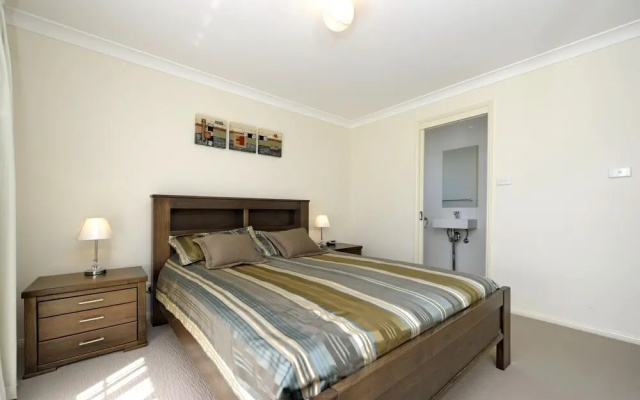 Reef Close, 1/2