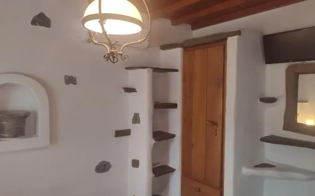 Ornos Beachside 2 Bd Stylish House