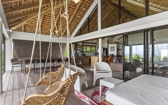 Seaside Paradise 6BR Beachfront Haven in Moorea