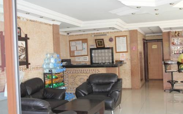 Basil's Apart Hotel